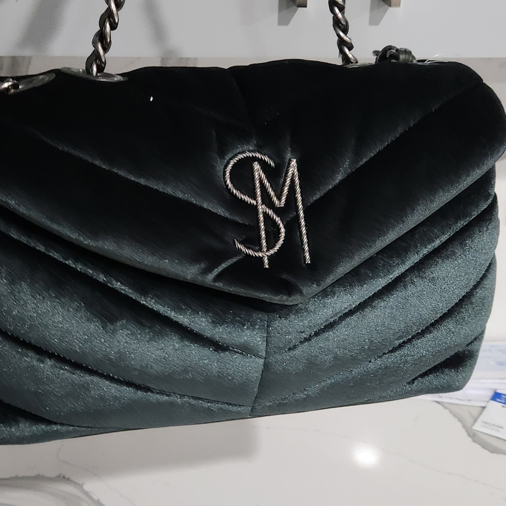 Elegant Black Quilted Women's Bag